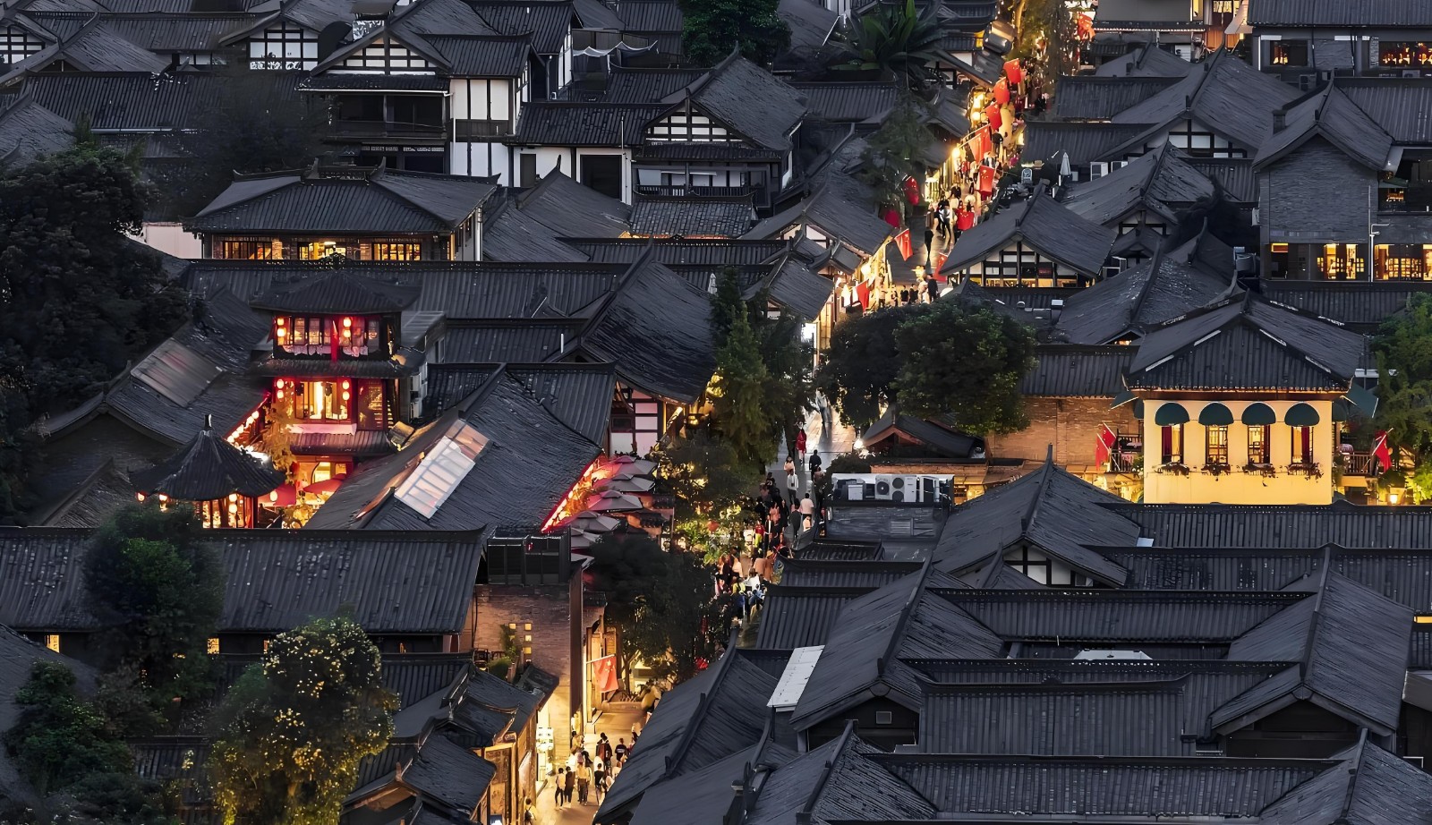 Broad-and-Narrow-Alleys-Chengdu